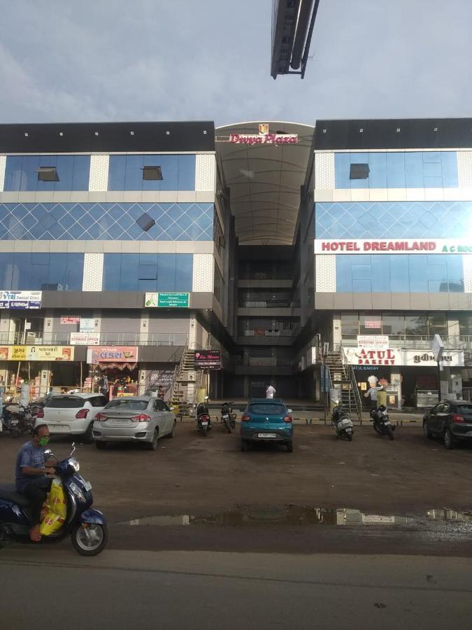 Hotel Dreamland Vadodara Esterno foto